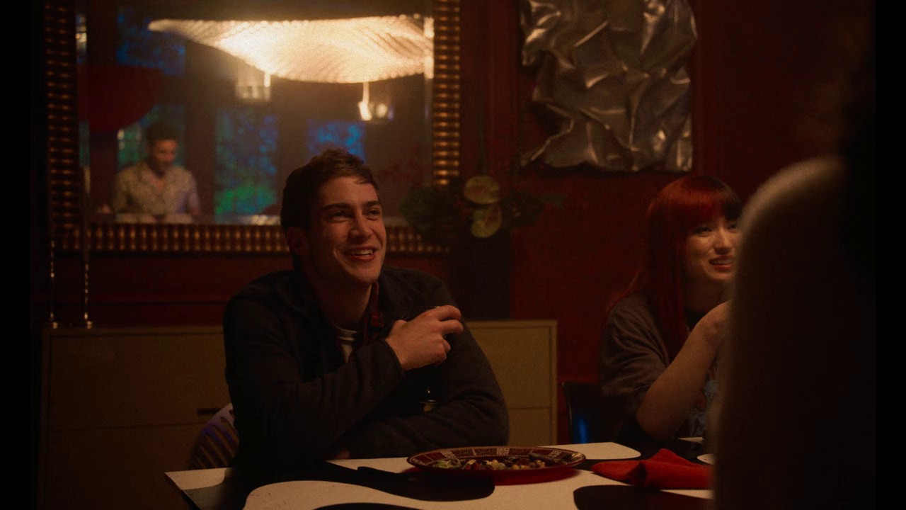 It's What's Inside (2024) NF WEB-DL Hindi + English 720p x264 AVC HE-AAC 5.1 ESub.mkv.0000